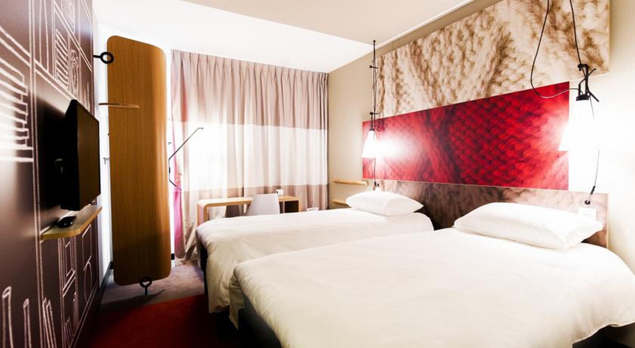 Ibis Poznan Polnoc Hotel Сухи Лас Екстериор снимка