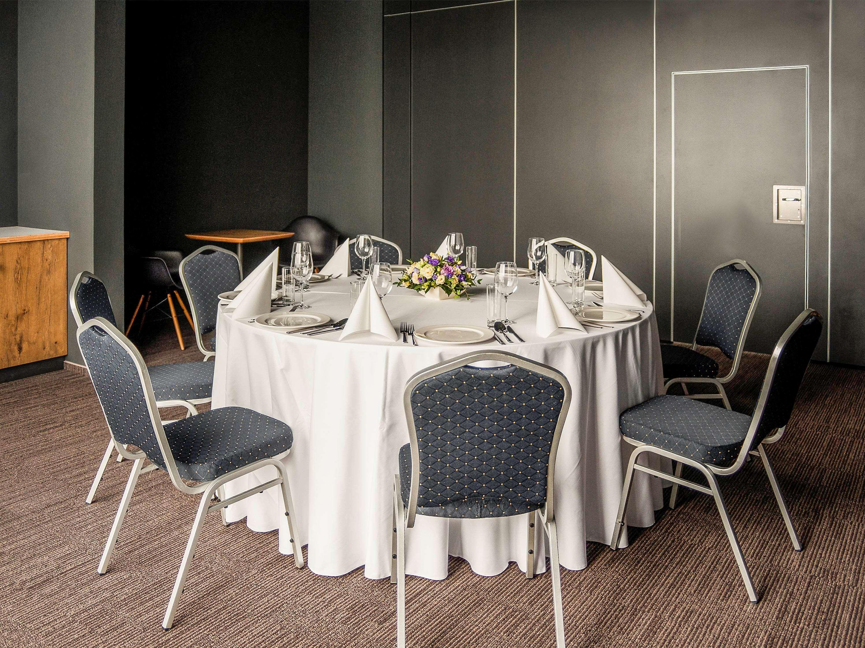 Ibis Poznan Polnoc Hotel Сухи Лас Екстериор снимка
