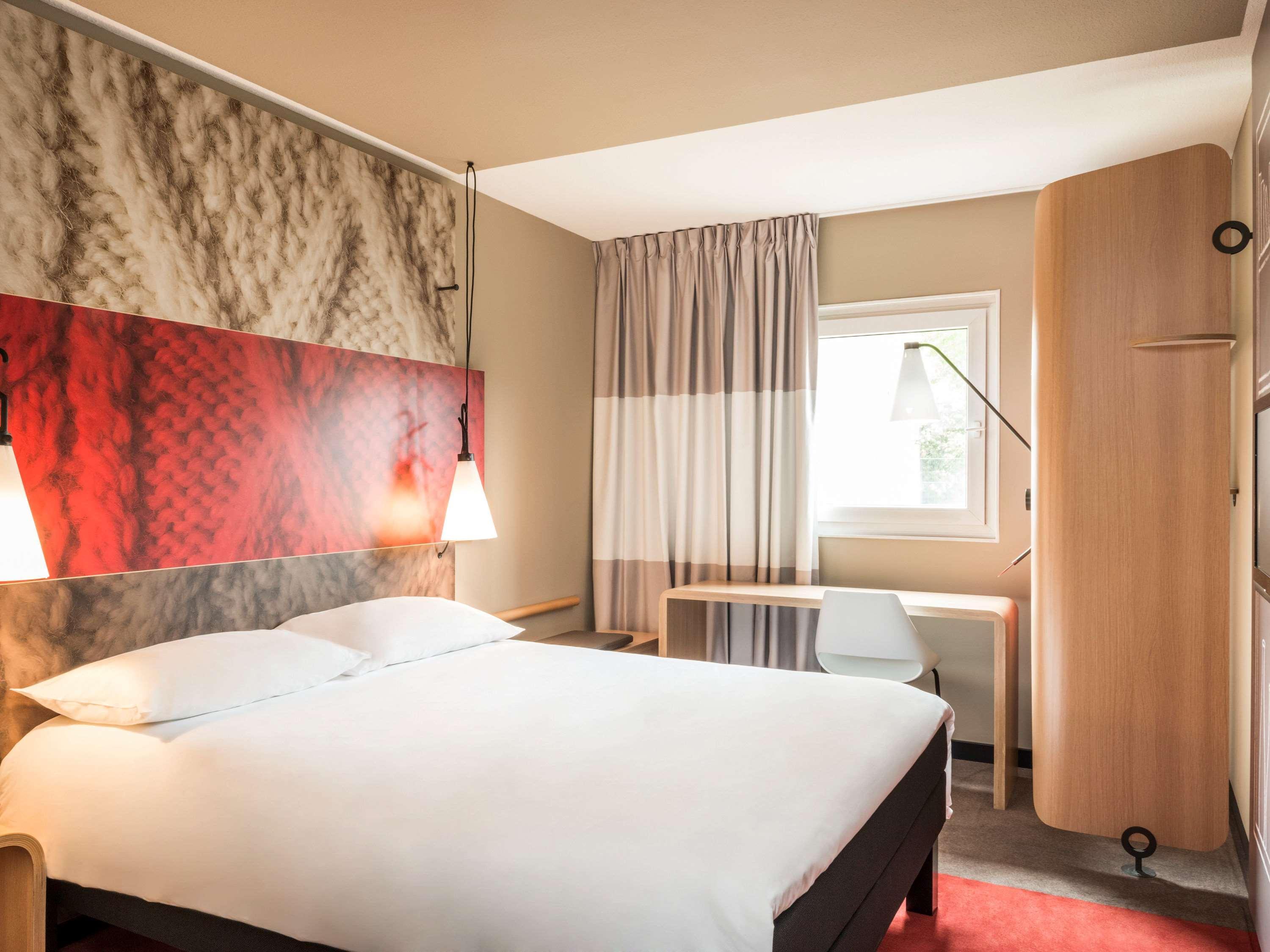 Ibis Poznan Polnoc Hotel Сухи Лас Екстериор снимка