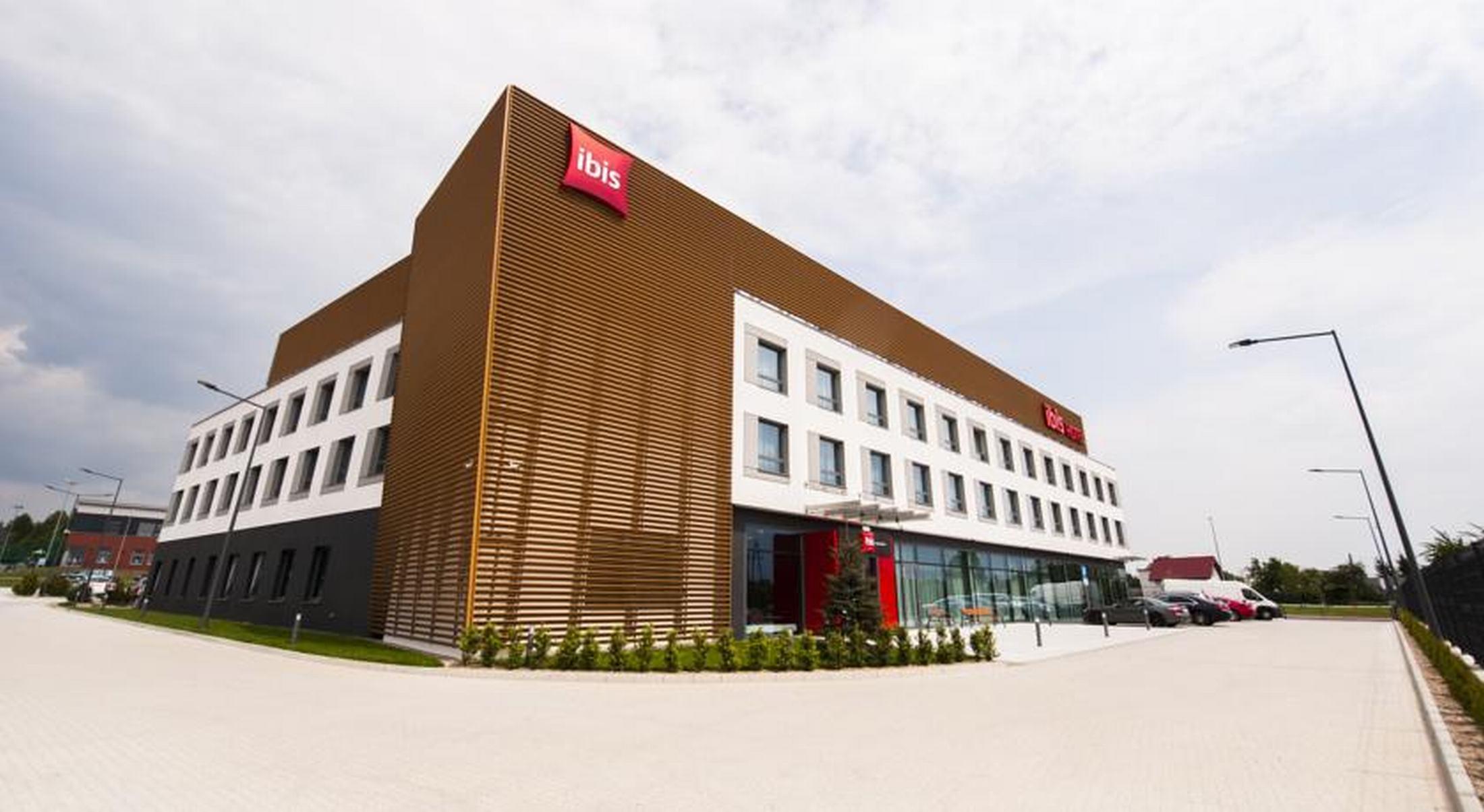 Ibis Poznan Polnoc Hotel Сухи Лас Екстериор снимка