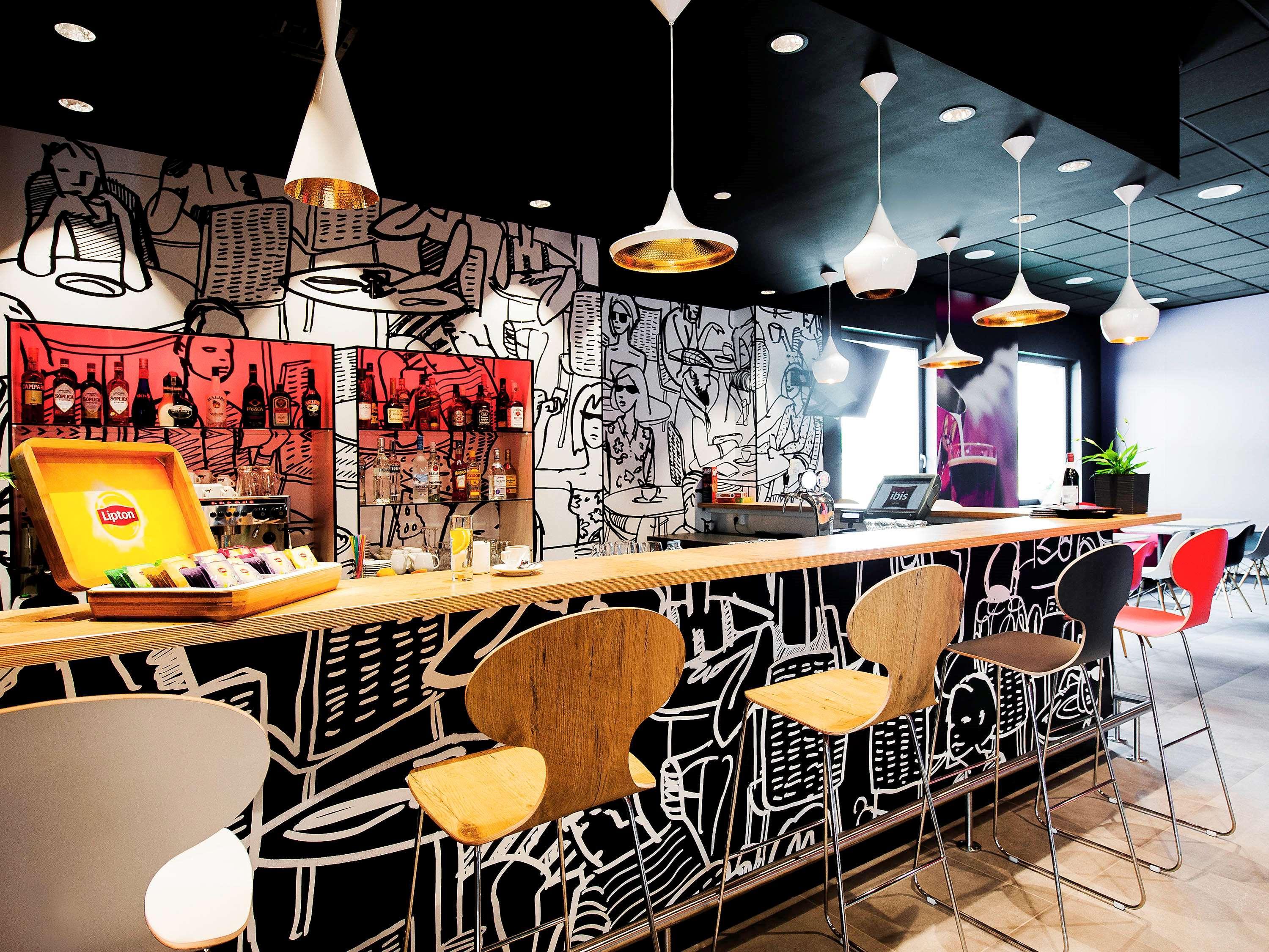 Ibis Poznan Polnoc Hotel Сухи Лас Екстериор снимка