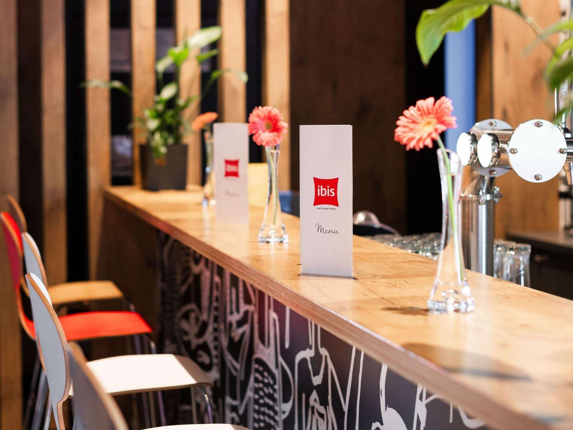 Ibis Poznan Polnoc Hotel Сухи Лас Екстериор снимка
