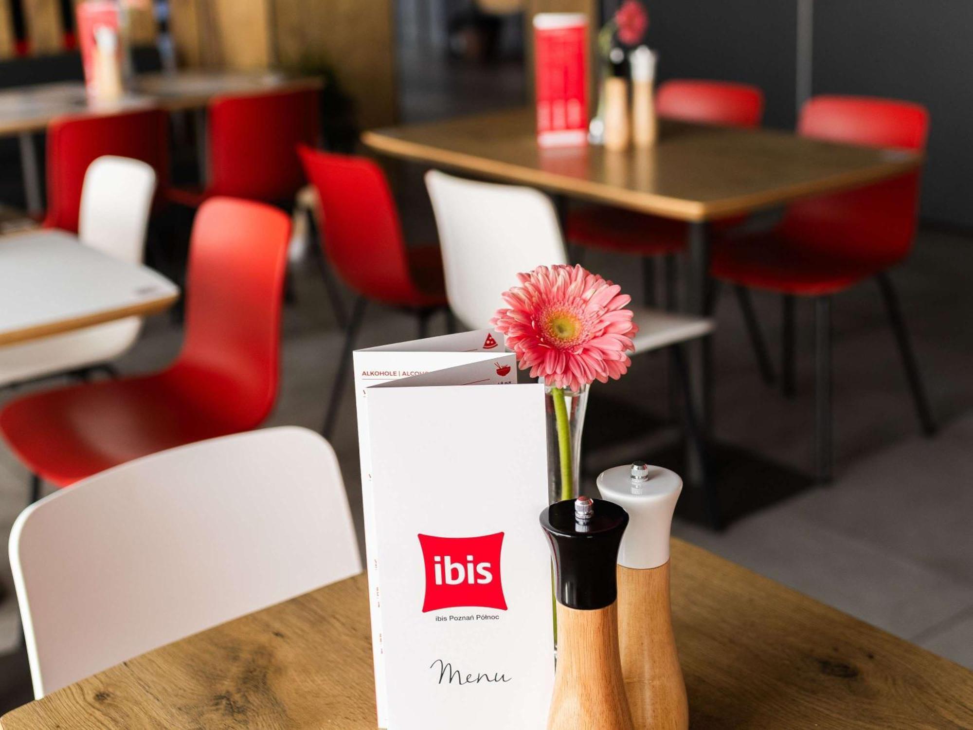 Ibis Poznan Polnoc Hotel Сухи Лас Екстериор снимка