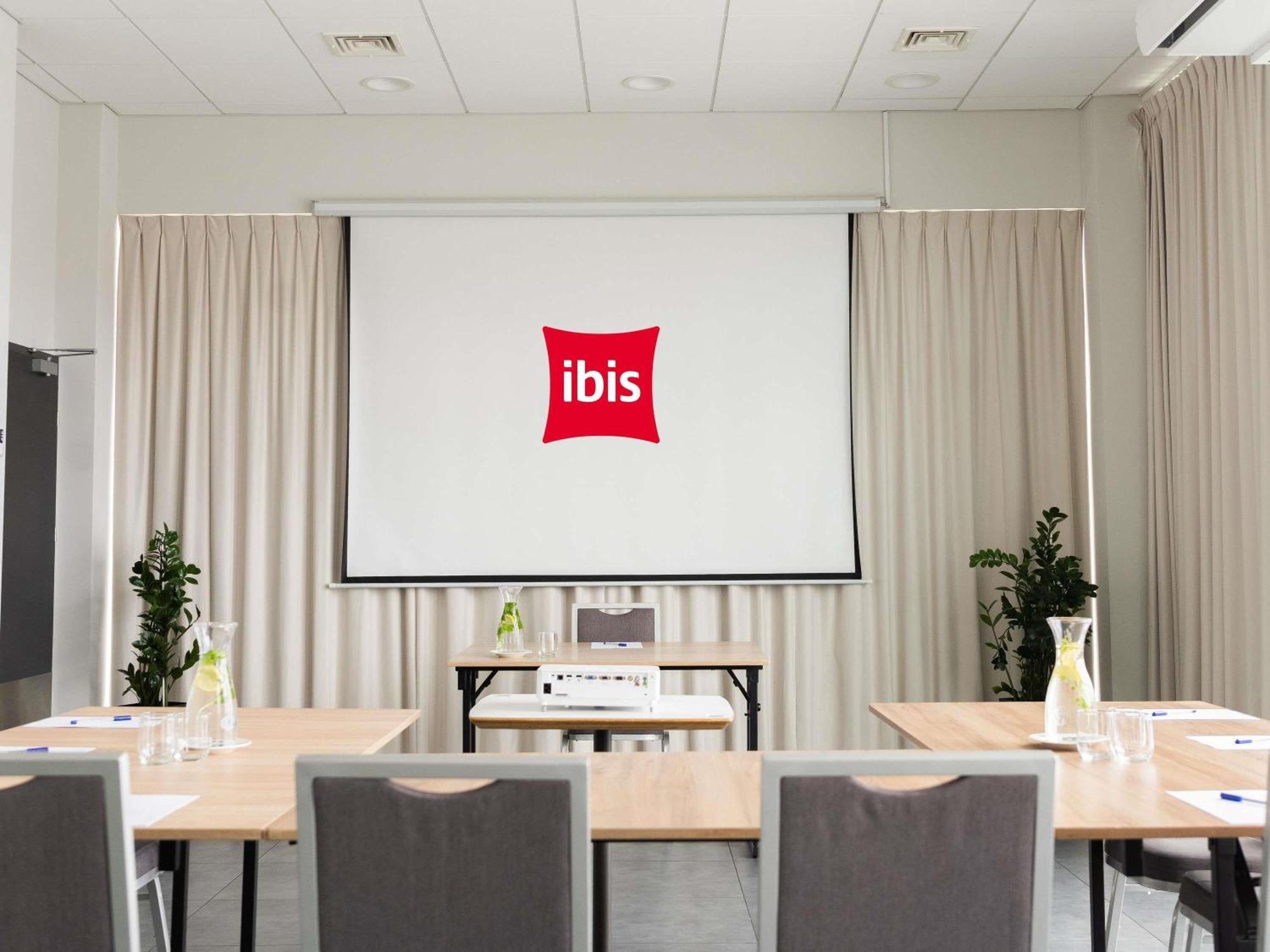 Ibis Poznan Polnoc Hotel Сухи Лас Екстериор снимка