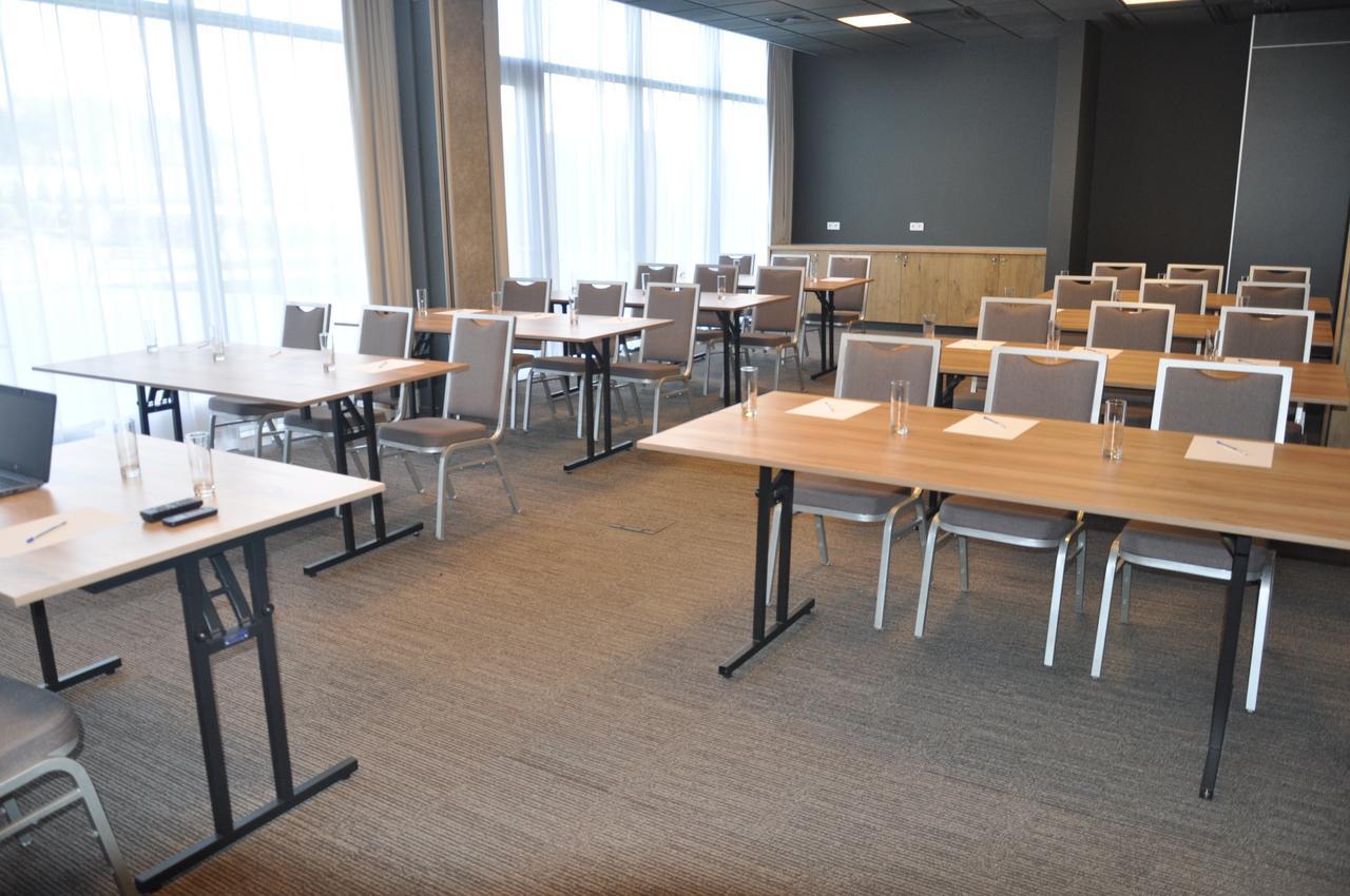 Ibis Poznan Polnoc Hotel Сухи Лас Екстериор снимка
