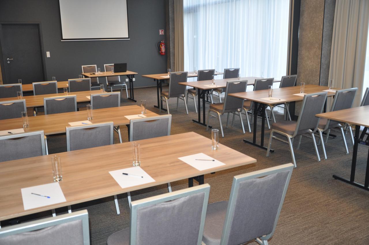 Ibis Poznan Polnoc Hotel Сухи Лас Екстериор снимка